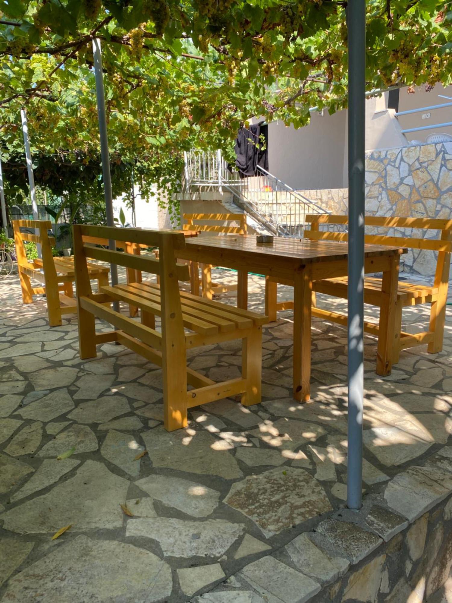 Vila Rapo Himare Buitenkant foto