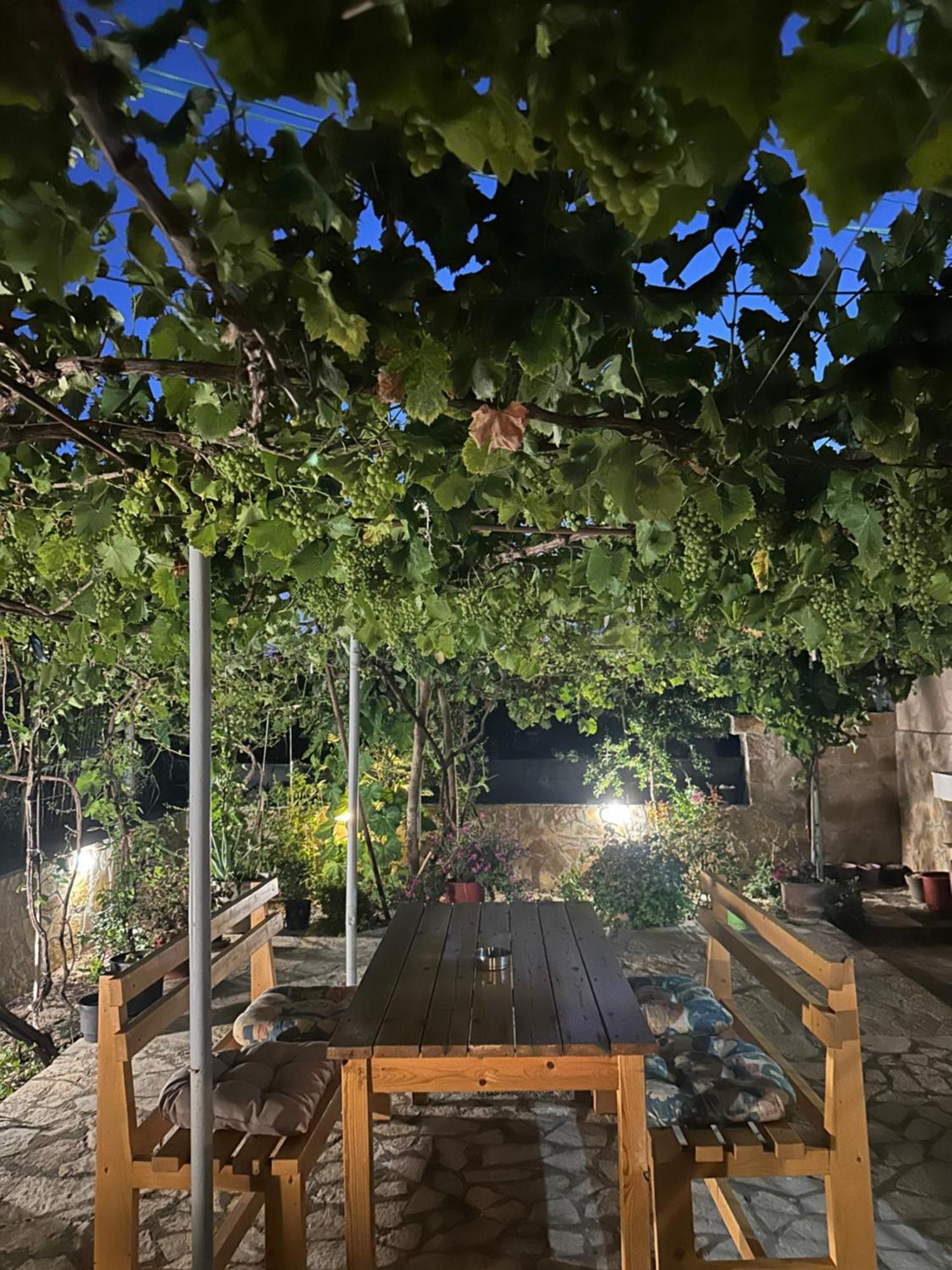 Vila Rapo Himare Buitenkant foto