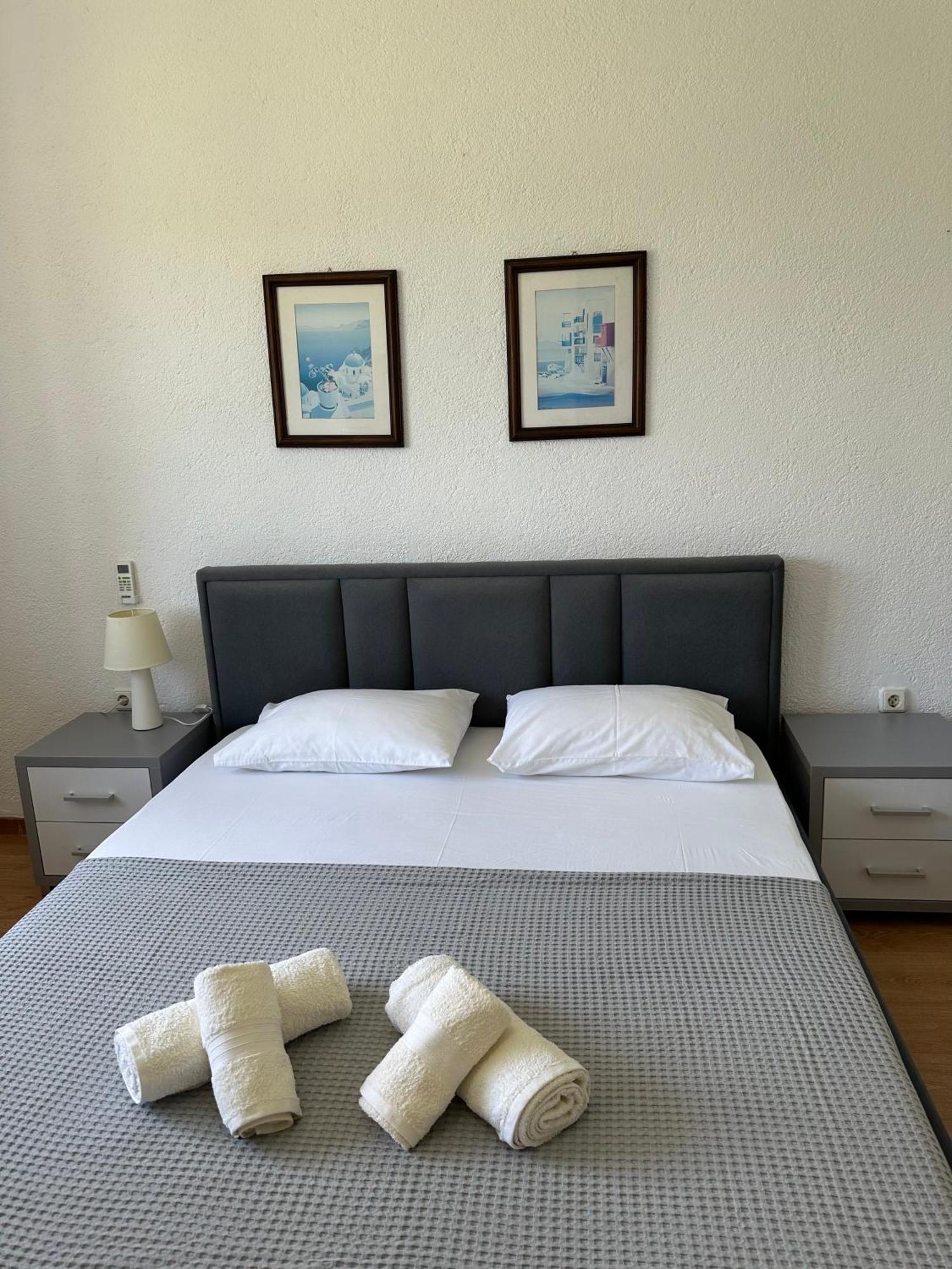 Vila Rapo Himare Buitenkant foto