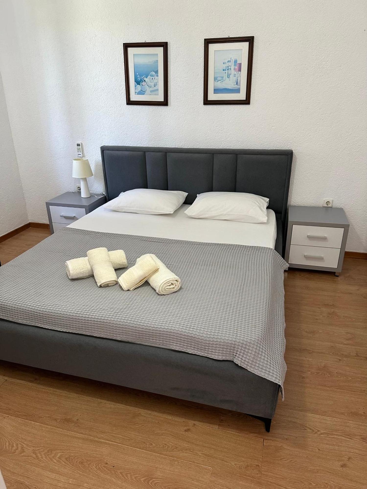 Vila Rapo Himare Buitenkant foto