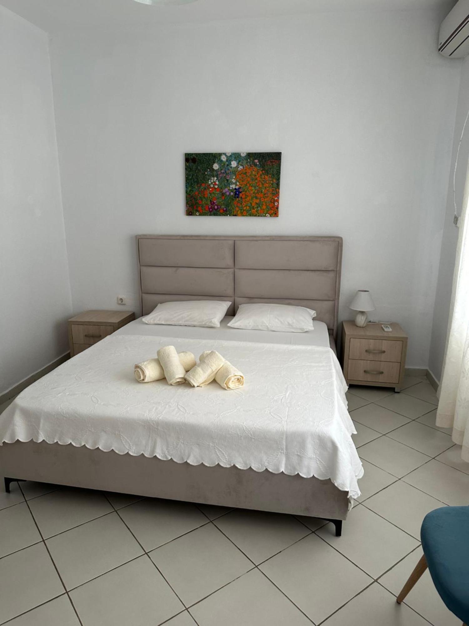 Vila Rapo Himare Buitenkant foto
