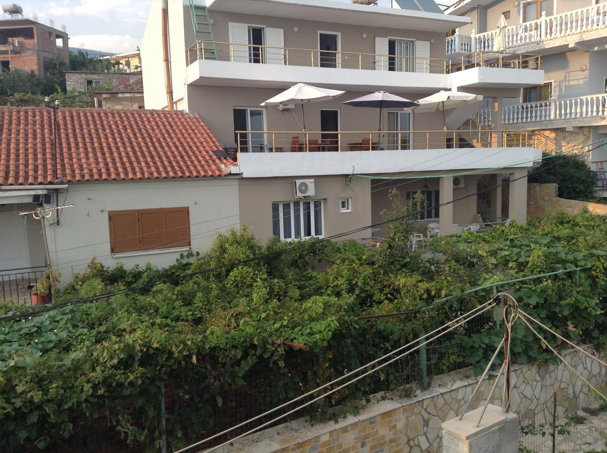Vila Rapo Himare Buitenkant foto